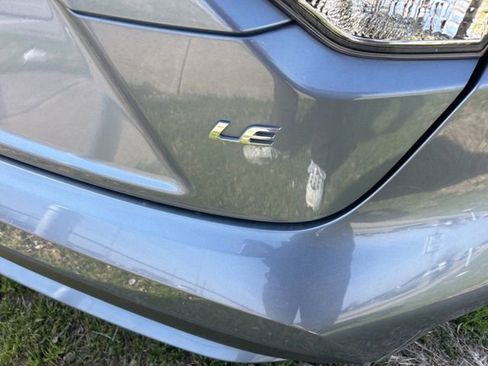 Used 2022 Toyota Corolla LE w/ LE Convenience Package image 4