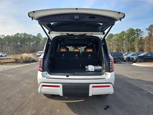 New 2026 Nissan Armada SL image 17