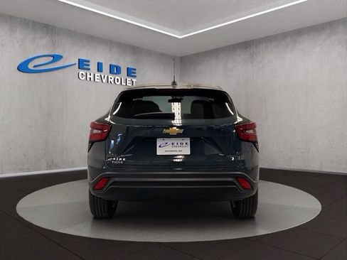 New 2026 Chevrolet Trax LS w/ LS Convenience Package FWD image 13