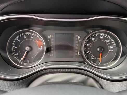 Used 2020 Jeep Cherokee Latitude FWD image 26