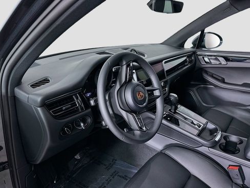 New 2026 Porsche Macan S image 4
