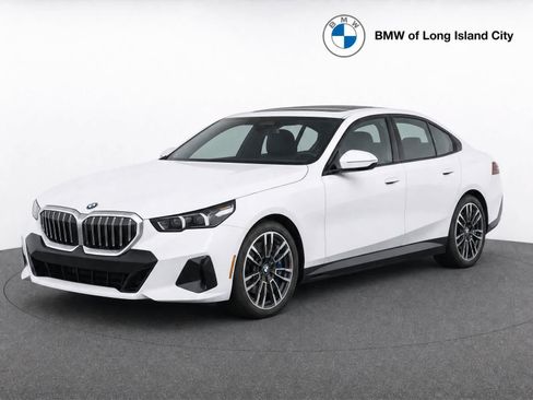 New 2026 BMW 530i xDrive w/ M Sport Package AWD/4WD image 3