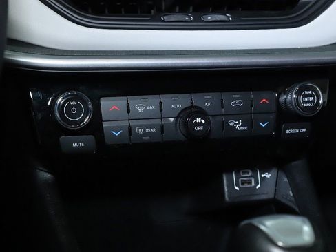 Used 2025 Jeep Compass Limited AWD/4WD image 25
