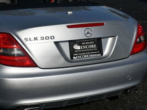 Used 2009 Mercedes-Benz SLK 300 image 10