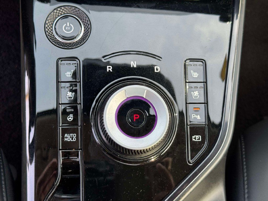 Certified 2025 Kia Niro Wave w/ Wave Preserve Package FWD image 31