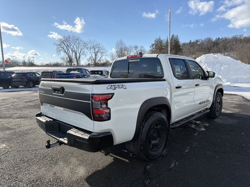 Used 2024 Nissan Frontier SV w/ Hardbody Edition image 5
