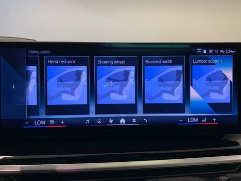 Used 2025 BMW X7 xDrive40i w/ Executive Package AWD/4WD image 64