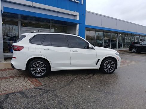 Used 2021 BMW X5 xDrive40i w/ M Sport Package image 11