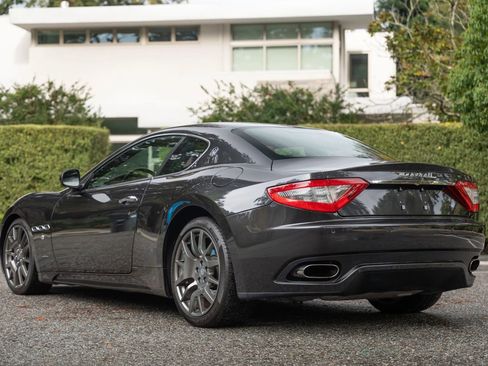 Used 2009 Maserati GranTurismo S RWD image 40