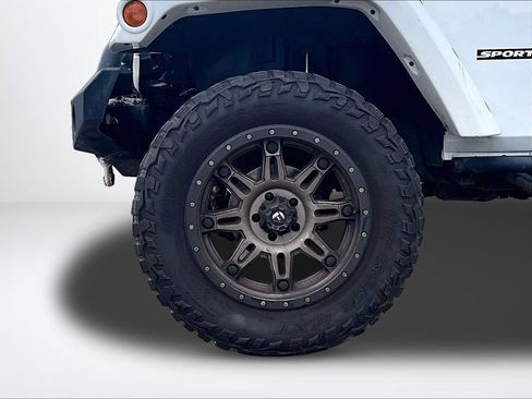 Used 2015 Jeep Wrangler Unlimited Sport w/ Quick Order Package 24S AWD/4WD image 10