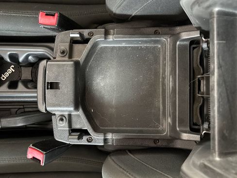 Used 2018 Jeep Wrangler Unlimited Sport S AWD/4WD image 26