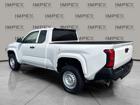 Used 2024 Toyota Tacoma SR image 3