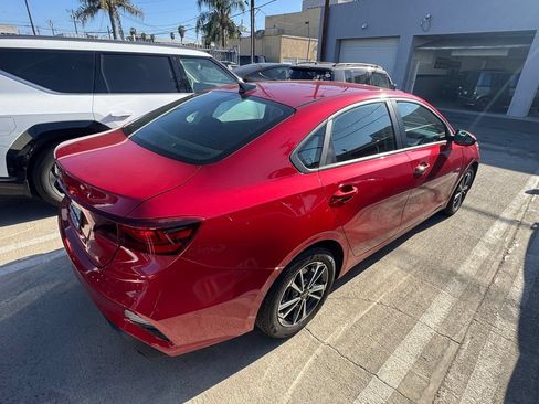 Used 2023 Kia Forte LXS FWD image 3