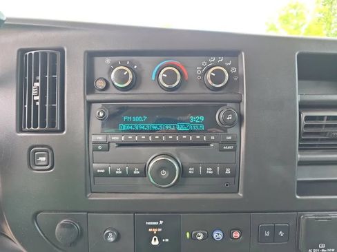Used 2020 Chevrolet Express 3500 Extended w/ Driver Convenience Package RWD image 21