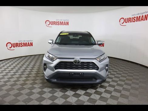 Used 2021 Toyota RAV4 XLE w/ Convenience Package FWD image 13