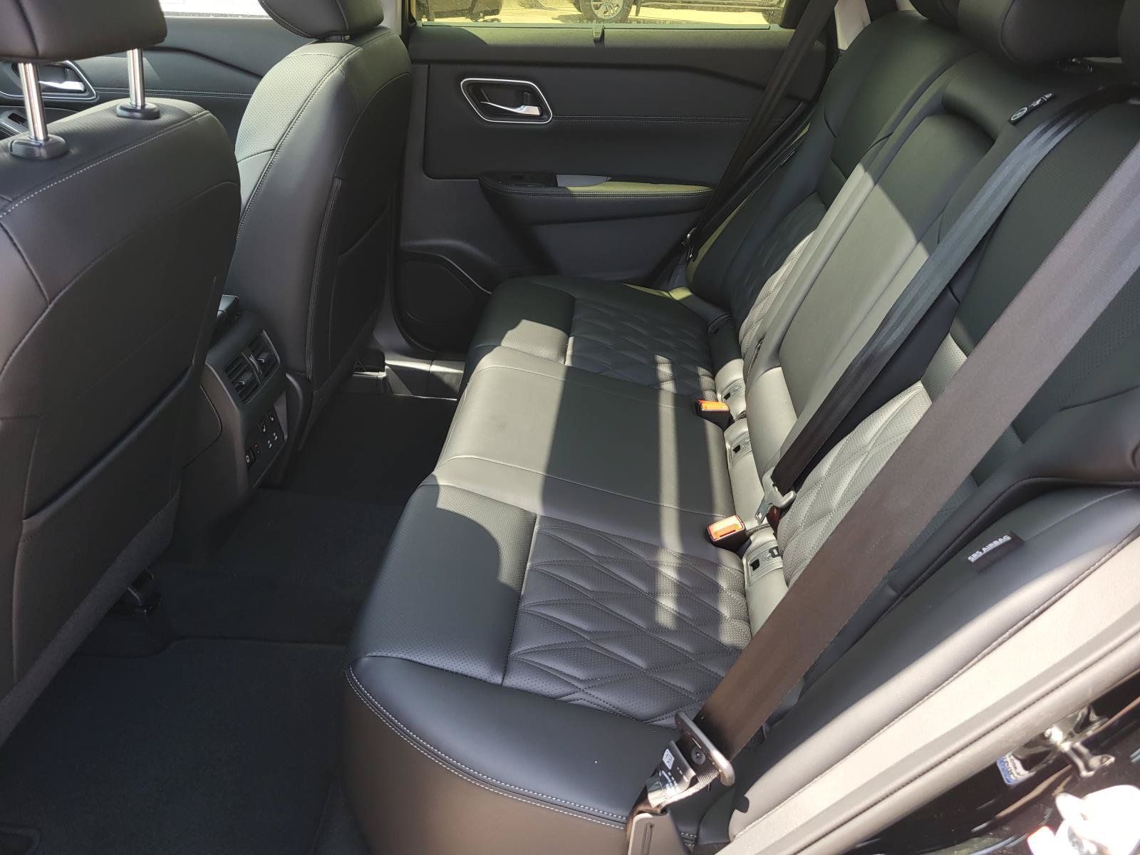 New 2026 Nissan Rogue Platinum AWD/4WD image 16