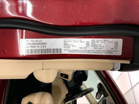 Used 2022 Jeep Grand Cherokee L Limited AWD/4WD image 30