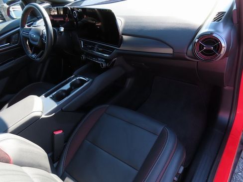 Used 2024 Chevrolet Equinox EV RS image 40