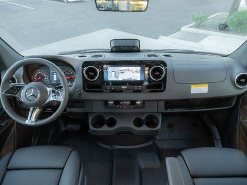 Used 2026 Mercedes-Benz Sprinter 2500 image 12