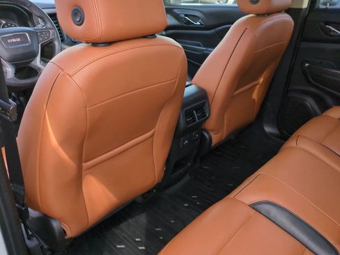 Used 2017 GMC Acadia SLT image 18