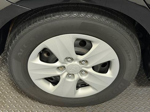 Used 2016 Kia Forte LX FWD image 16