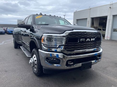 Used 2024 RAM 3500 Limited AWD/4WD image 1