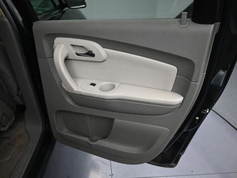 Used 2009 Chevrolet Traverse LT image 25