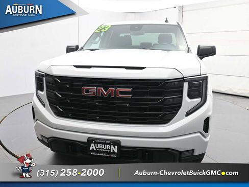 Used 2023 GMC Sierra 1500 Elevation AWD/4WD image 2