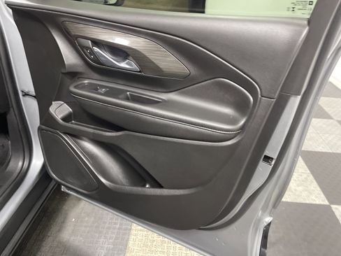 Used 2023 GMC Terrain SLT w/ Elevation Edition image 25