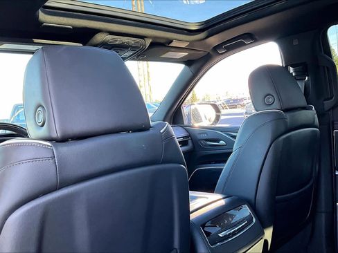 Used 2023 Cadillac Escalade Sport image 12