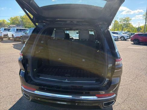 Certified 2023 Jeep Grand Cherokee L Overland w/ Rear Seat Video Group I AWD/4WD image 20