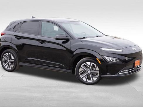 Used 2023 Hyundai Kona Limited image 2