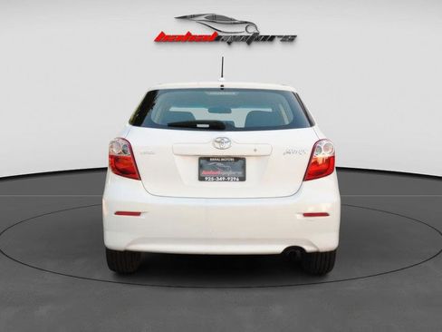 Used 2010 Toyota Matrix image 11