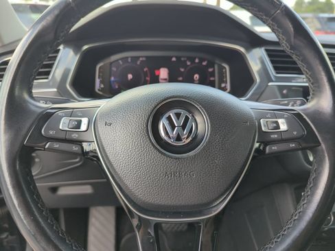 Used 2019 Volkswagen Tiguan SEL Premium AWD/4WD image 46