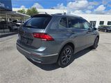 Used 2022 Volkswagen Tiguan SE w/ Panoramic Sunroof Package image 3