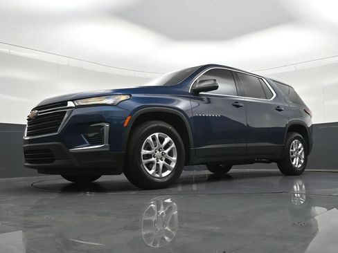 Used 2023 Chevrolet Traverse LS FWD image 24