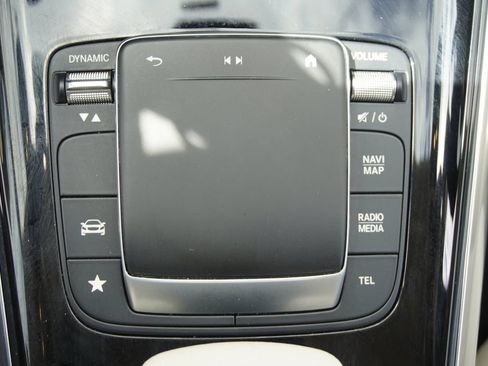 Used 2021 Mercedes-Benz GLA 250 4MATIC w/ Premium Package image 25