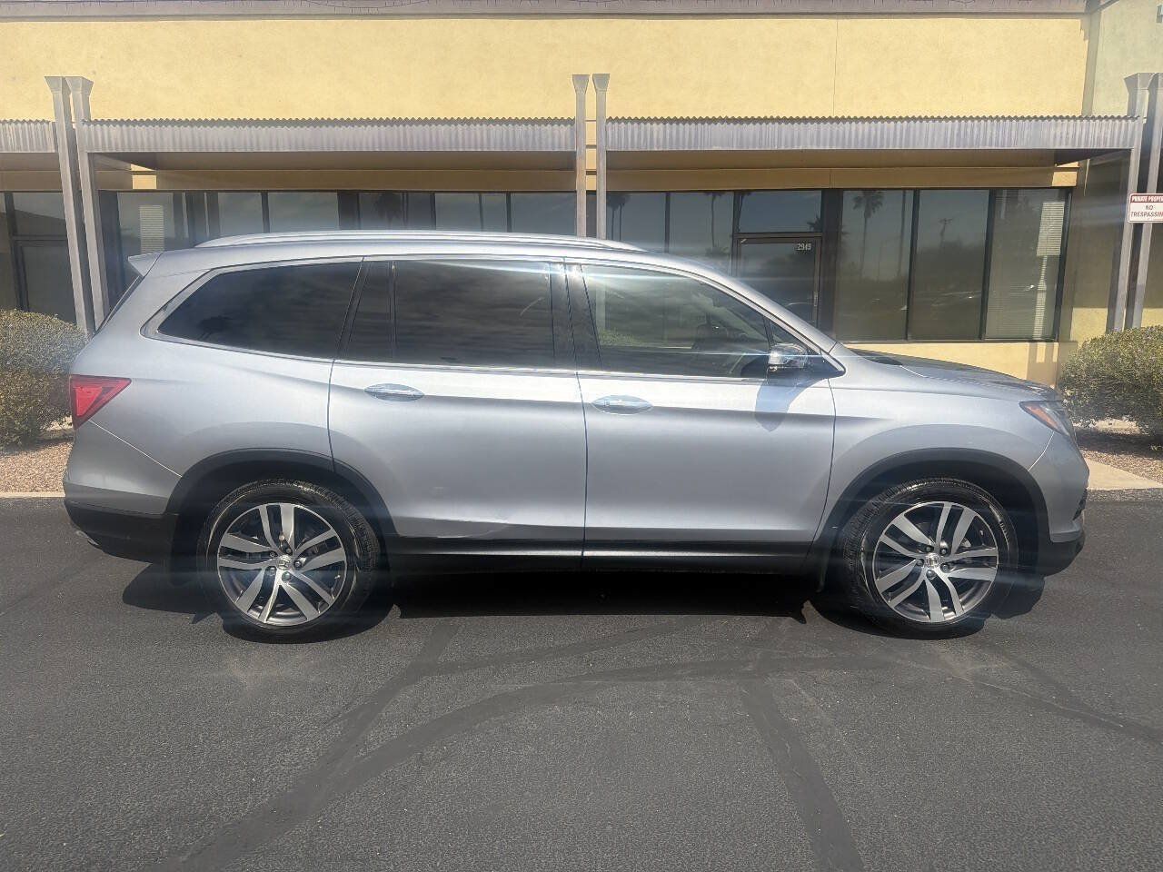 Used 2017 Honda Pilot Touring image 10