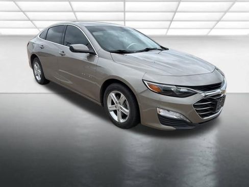 Used 2022 Chevrolet Malibu LT image 1