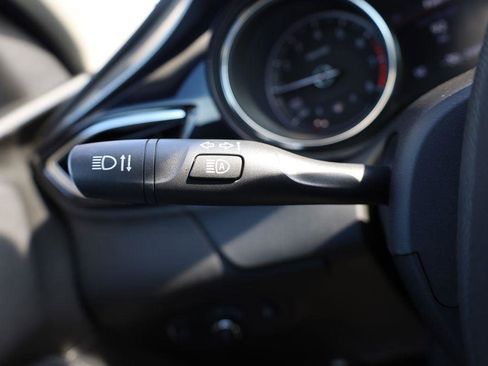 Used 2022 Buick Encore GX Select image 18