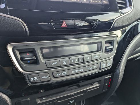 Certified 2019 Honda Pilot Touring image 20