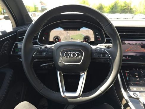 Used 2025 Audi Q7 3.0T Premium Plus image 11