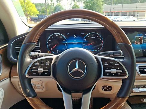Used 2022 Mercedes-Benz GLS 450 4MATIC image 20