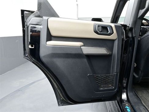 Used 2022 Ford Bronco Wildtrak image 13