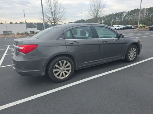 Used 2013 Chrysler 200 Touring image 8