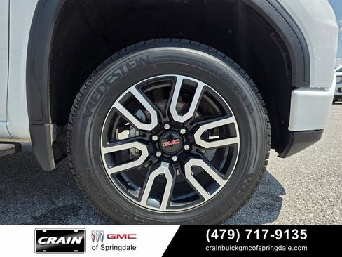 Used 2024 GMC Sierra 1500 AT4 w/ Technology Package AWD/4WD image 31