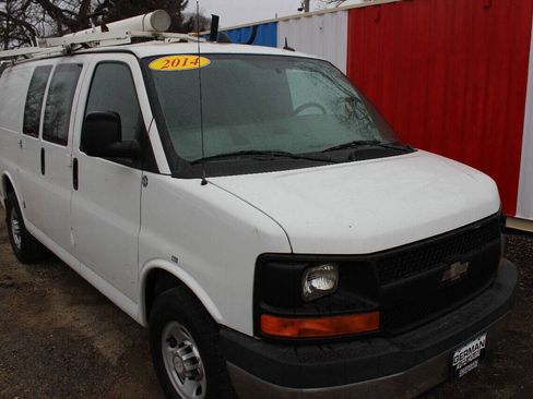 Used 2014 Chevrolet Express 2500 RWD image 3