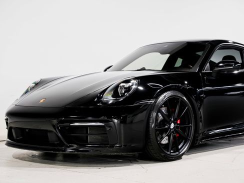 Used 2020 Porsche 911 Carrera S image 33