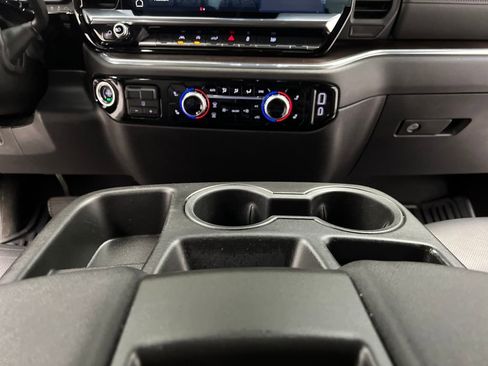 Used 2025 GMC Sierra 1500 SLT image 36