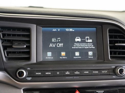 Used 2020 Hyundai Elantra SEL FWD image 13